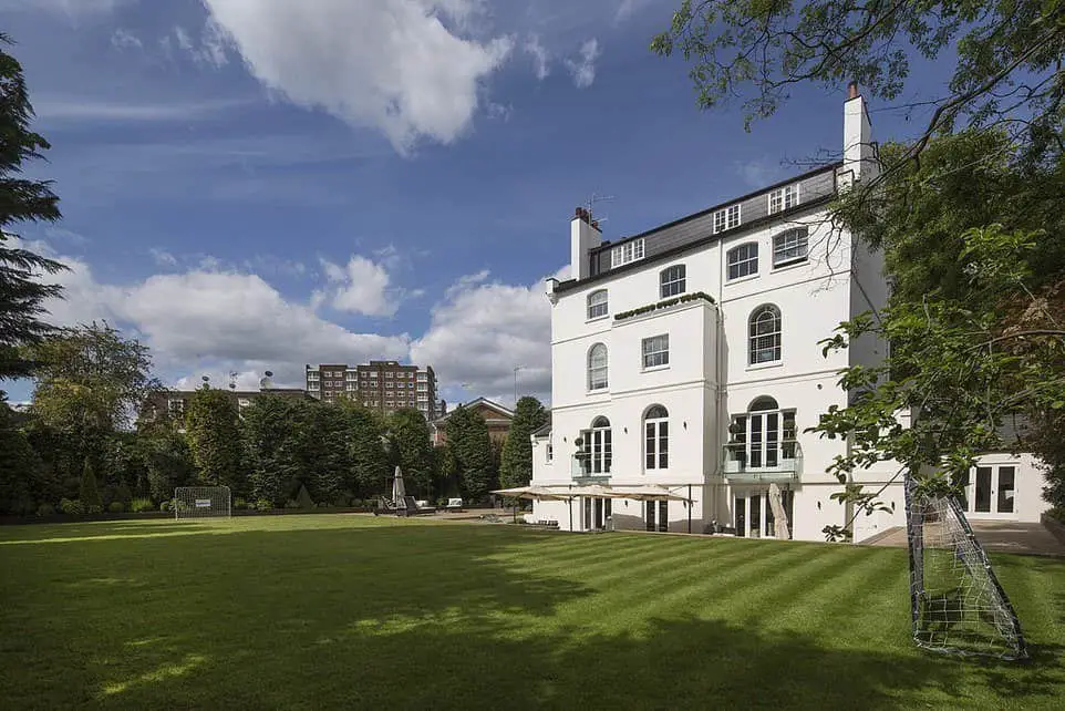 Rihanna secret mansion in North London